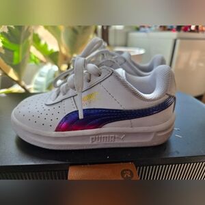 PUMA Baby Size 6c GV Special Iridescent Rainbow Stripe Sneakers